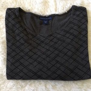 Scoop-neck Karen Scott top